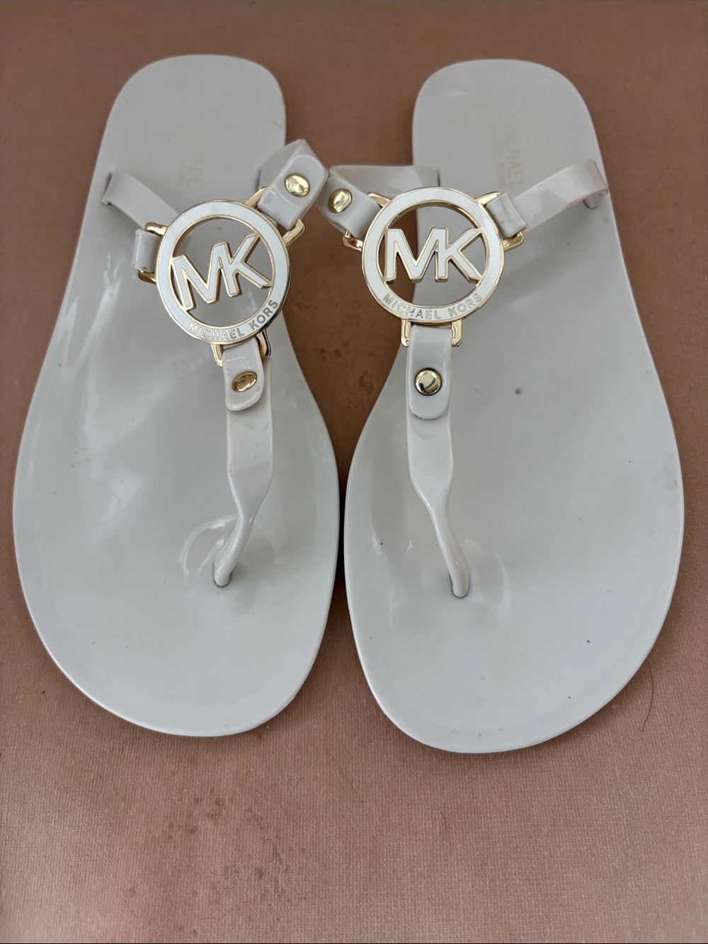 Michael Kors White Jelly Thong Sandals 😎👙Perfect for summer!!